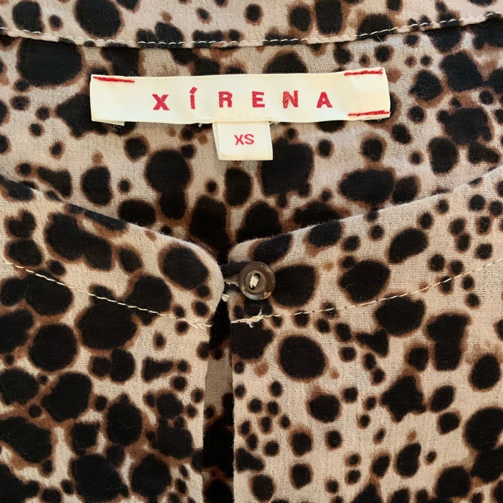 Xirena Leopard Leighton Top - Picture 4 of 6